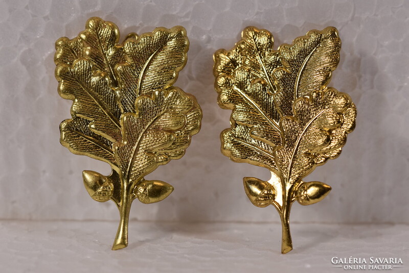 Militaria 2 pcs Bundeswehr Beret Badge with Oak Leaves and Acorns Germany