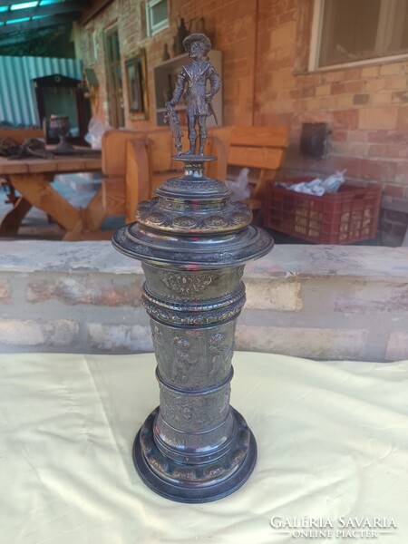 Renaissance style pewter cup. Made in Württemberg, 19th century.