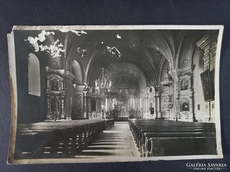 Díszes barokk templombelső oltárokkal "Ezer székely leány nap 1933 július 2." felirattal a hátoldalo
