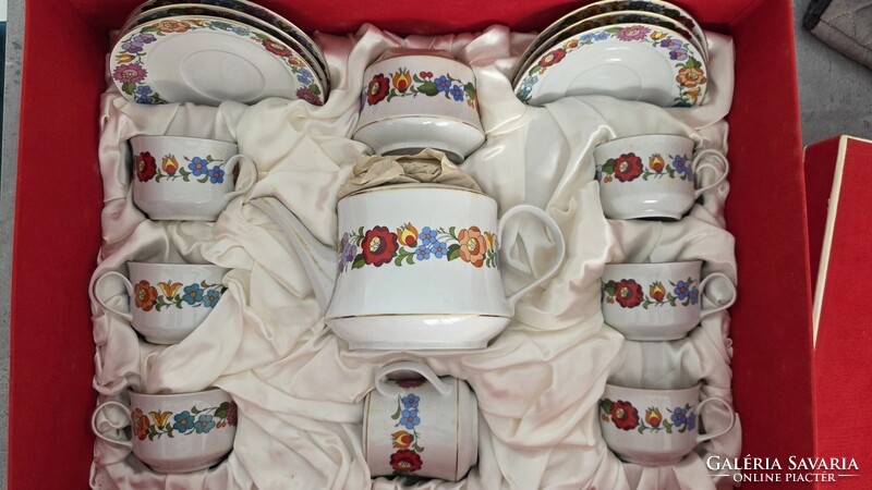 Kalocsai porcelán teáskészlet