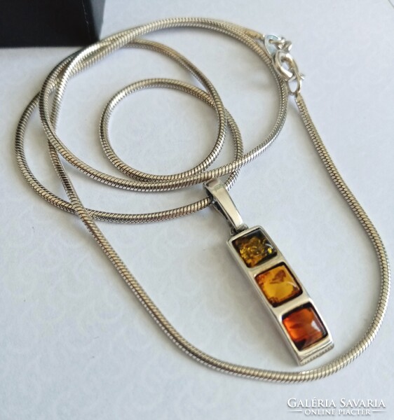 Silver chain with amber pendant