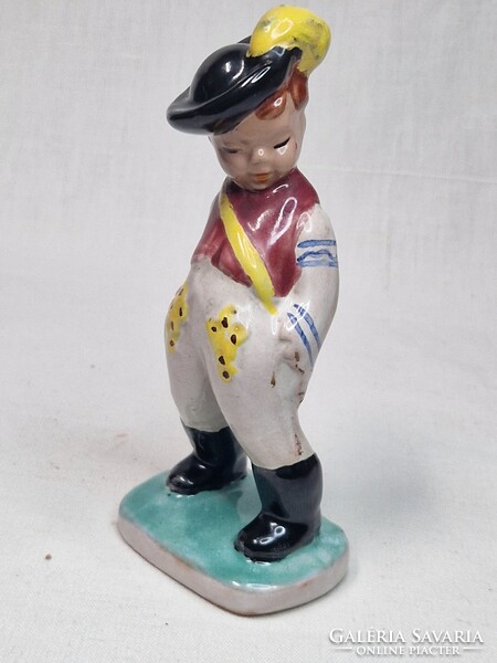 Régi Izsépy pásztorfiú batyuval mázas kerámia figura hibátlan állapotban 14 cm magas