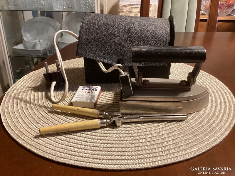 Mini Iron with Hair Straightener