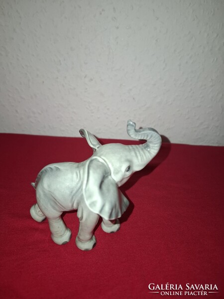 Ritka Hummel Goebel Szép élethű elefánt porcelán eladó 11 cm sorszámozott