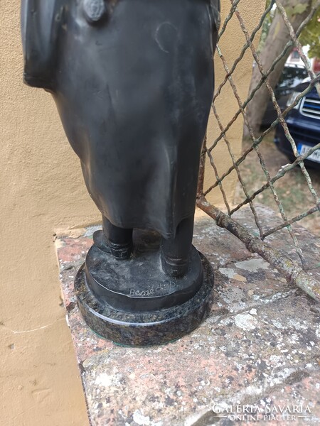 János László Beszédes Front Sculpture. Pipe-smoking Shepherd
