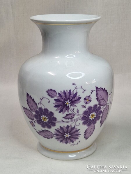 Hollóházi ritka lila virág mintás porcelán váza hibátlan állapotban 17,5 cm. magas