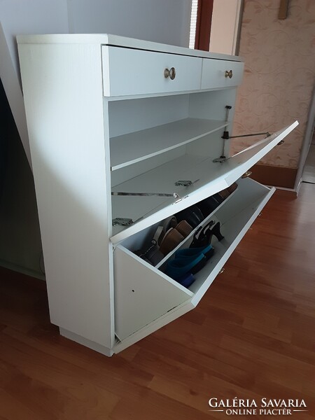 Cipősszekrény, egyedi méretre készített