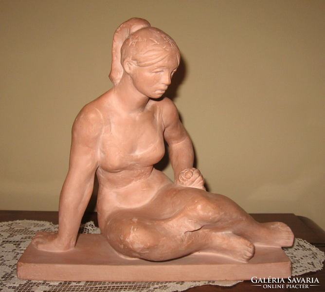 WONDERFUL LARGE-SIZED BLACK GÉZA  / 1939- / CERAMIC SCULPTURE :  GIRL WITH FLOWER