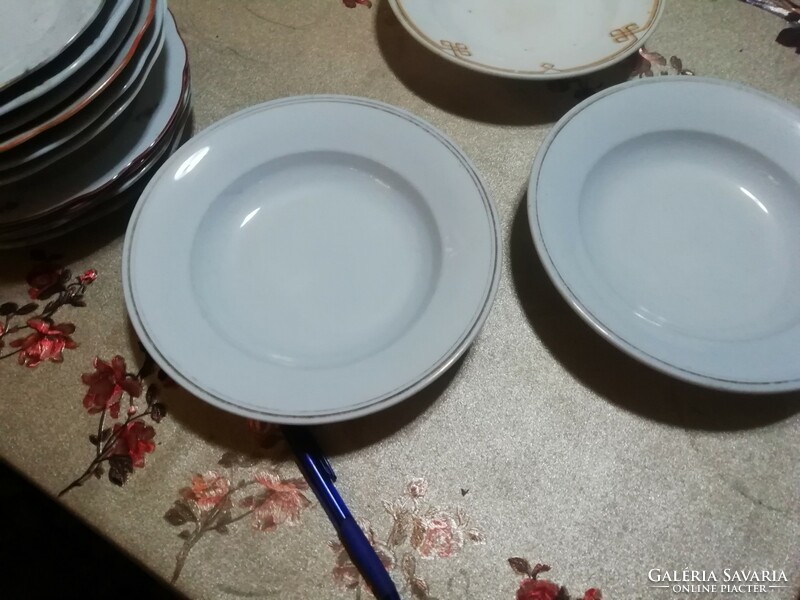 Zsolnay Porcelain Plates, Antique, 34, 2 pieces, as shown in the pictures. Many auctions and promotions
