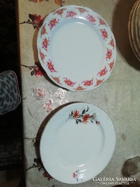 Porcelain plates, 1. In the condition shown in the pictures. Hundreds of auctions and promotions