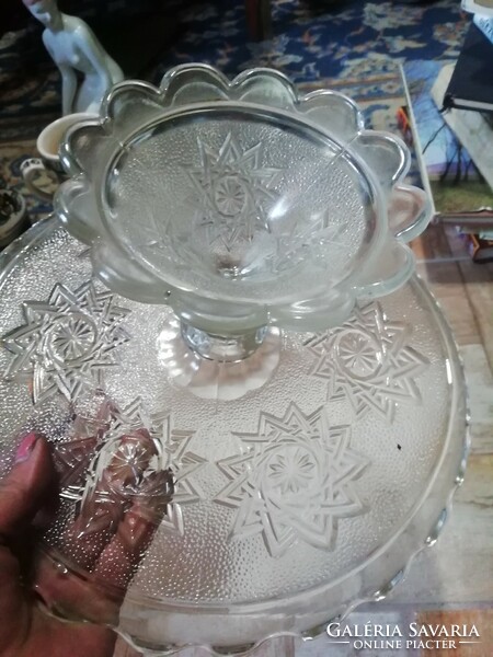 Antique Cake Plate in Perfect Condition. Promotion Auction Hundreds of Items Take It Away
