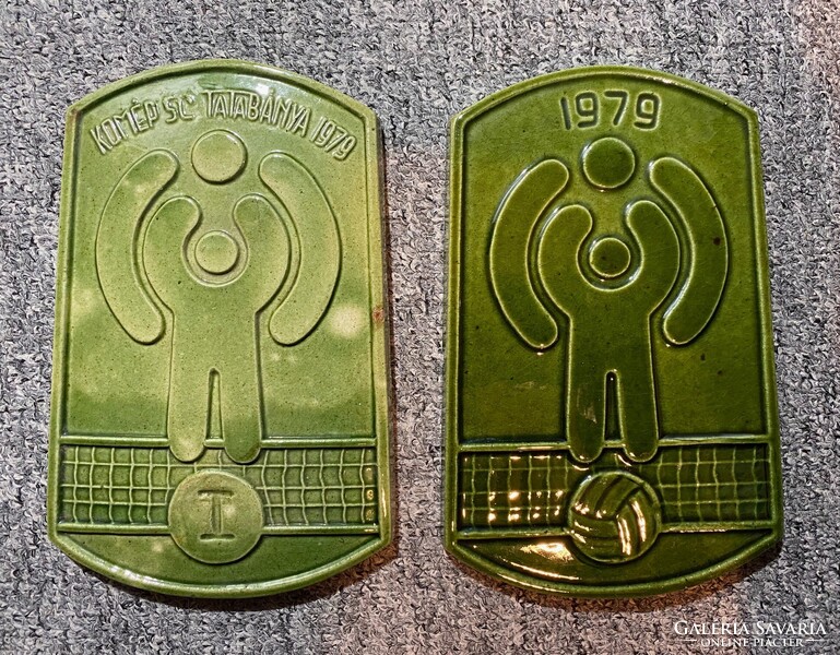 KOMÉP SC Tatabánya 1979 – kerámia sport emlékplakett pár