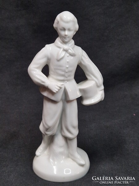 Ritka dán Hedebo hófehér porcelán népviseletes fiú figura hibátlan állapot 17 cm. magas