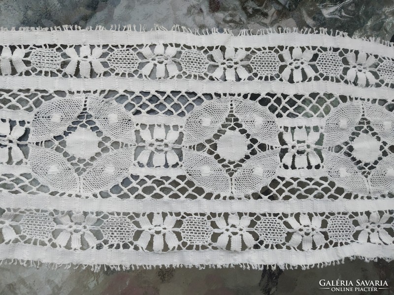 Transylvanian hand-crocheted lace strip, stole, antique, flawless