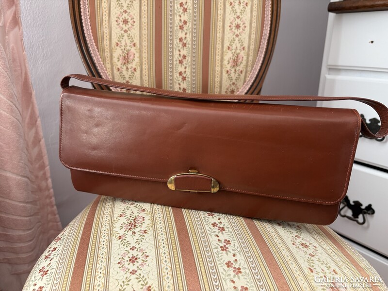 Prémium minőségű konyakbarna valódi bőr női táska – letisztult vintage elegancia