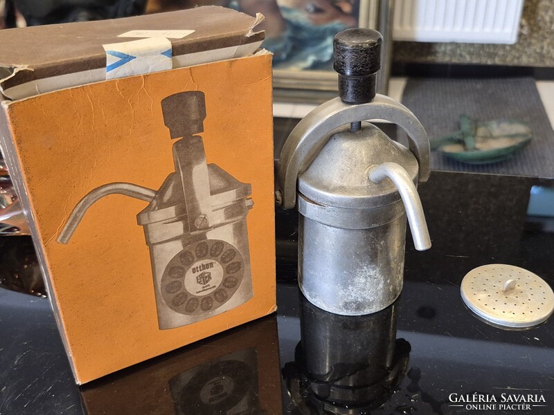 Retro coffee maker