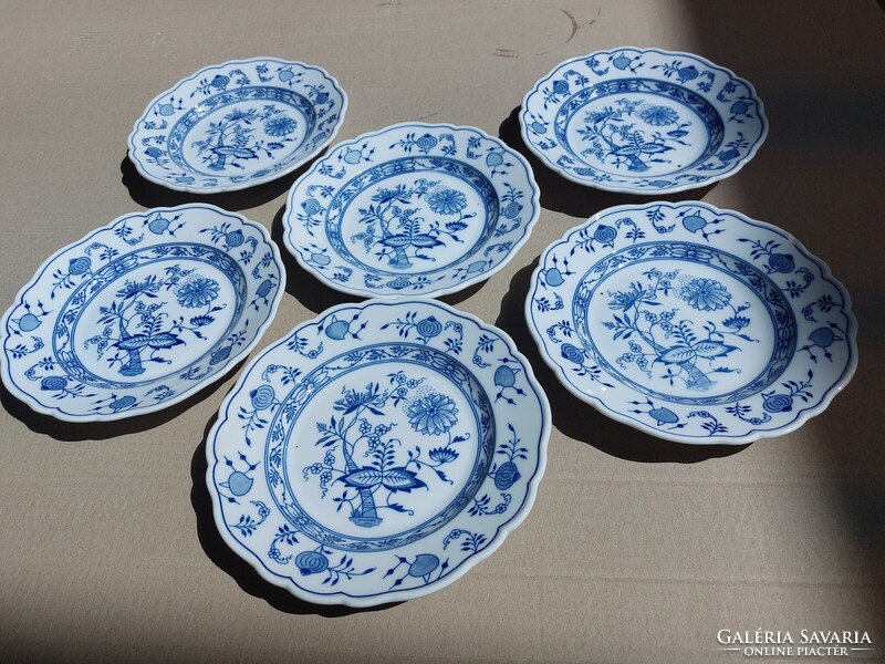 Antique Hutschenreuther Blue Onion Pattern Dessert Plates