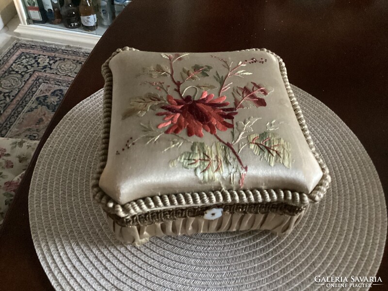 Vintage Jewelry Box