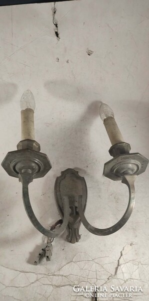 Antique Bronze Double-Arm Wall Lamp 563