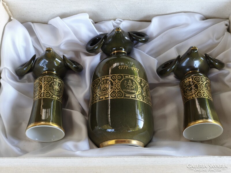 Hollóházi head-shaped drink set in box