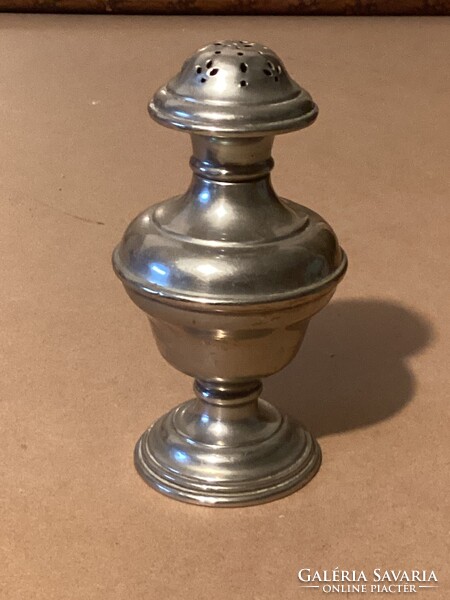 Berndorfer Metallwarenfabrik - powdered sugar shaker