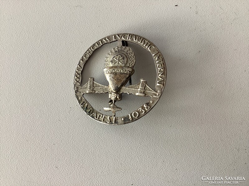 Badge from the 1938 International Eucharistic Congress in Budapest.