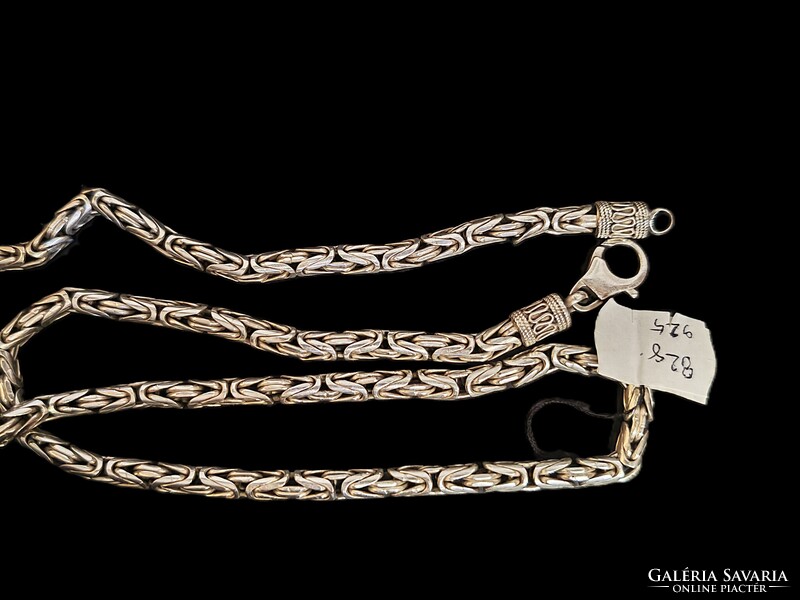 Ezüst nyaklánc 62cm hosszú, 925-ös finomságú,82 gr.